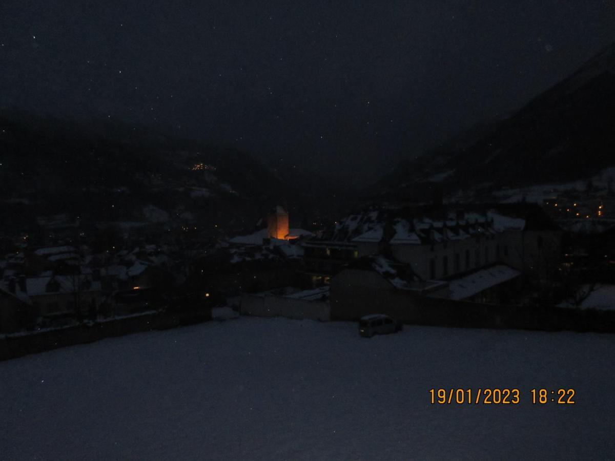Studio Cerisema Pyrenees Zenith Luz-Saint-Sauveur Luaran gambar
